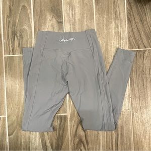 Alphalete pulse kinetic leggings in medium